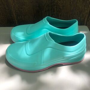 Gales Pro Line nursing shoes teal and pink Men 11 Women 13